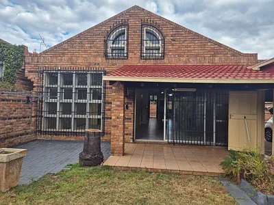 2 Bedroom Townhouse For Sale in Polokwane - img