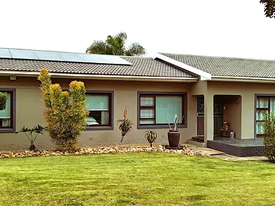 3 Bedroom House For Sale in Uitenhage - img