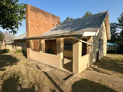 4 Bedroom House For Sale in Mthatha - img