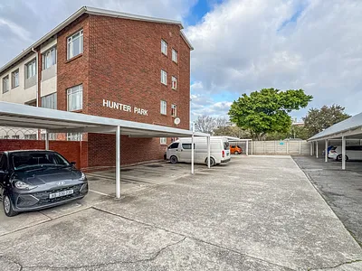 1 Bedroom Apartment For Sale in Port Elizabeth - img