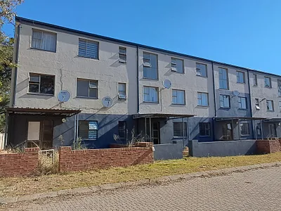 2 Bedroom Apartment For Sale in Newcastle - img