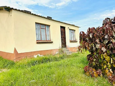 2 Bedroom House For Sale in East London - RtPv.webp