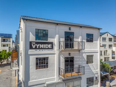 2 Bedroom Apartment To Rent in Somerset West - wGNk.webp