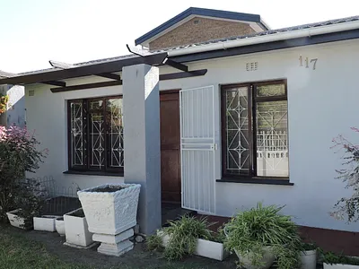 5 Bedroom House For Sale in Parow - img