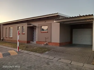 3 Bedroom Townhouse To Rent in Rustenburg - img