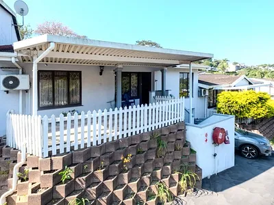 3 Bedroom Townhouse For Sale in Durban North - img