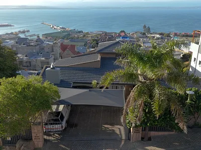 6 Bedroom House For Sale in Mossel Bay - img