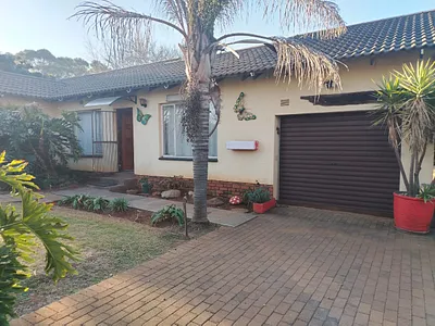 3 Bedroom House For Sale in Brakpan - r0LV.webp