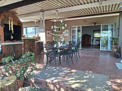 4 Bedroom House For Sale in Amanzimtoti - img