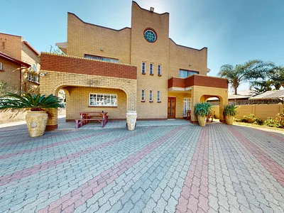 4 Bedroom House For Sale in Germiston - rf9U.webp