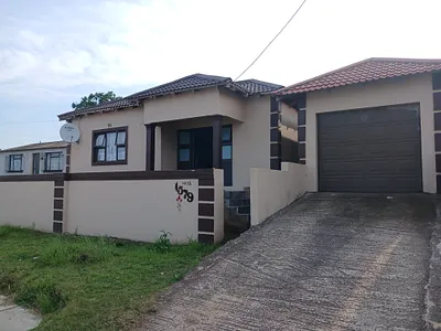 3 Bedroom House For Sale in East London - DIVe.webp