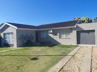 3 Bedroom House For Sale in Despatch - img