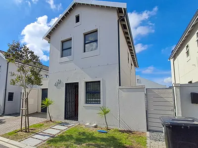 2 Bedroom Townhouse To Rent in Kraaifontein - JqR2.webp