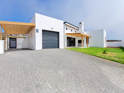 3 Bedroom House For Sale in St Helena Bay - 1lHO.webp