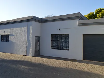 6 Bedroom House To Rent in Roodepoort - P65H.webp