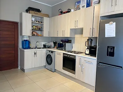 2 Bedroom House For Sale in East London - rlJc.webp