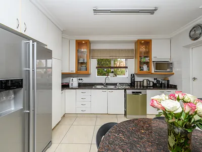 3 Bedroom Townhouse For Sale in Port Elizabeth - img