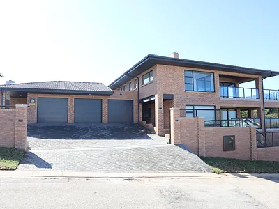 4 Bedroom House For Sale in Jeffreys Bay - 0ShH.webp