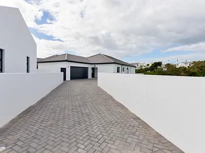 3 Bedroom House For Sale in St Helena Bay - img