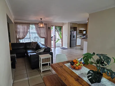 3 Bedroom House For Sale in Kraaifontein - c1DV.webp