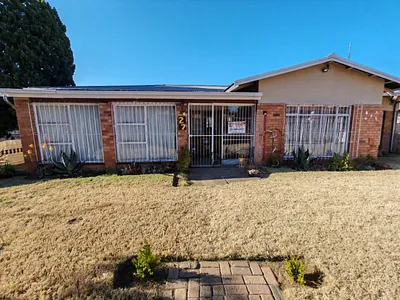 3 Bedroom House For Sale in Vanderbijlpark - img
