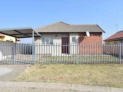 3 Bedroom House For Sale in Rustenburg - oQXw.webp