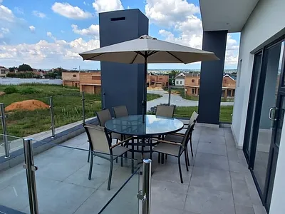 3 Bedroom House For Sale in Sandton - xSf6.webp