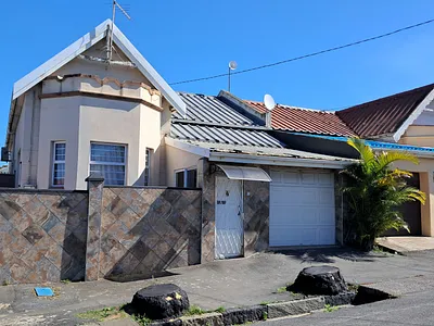 3 Bedroom House For Sale in East London - 7Q0U.webp
