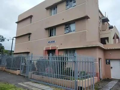 3 Bedroom Apartment To Rent in East London - HXwi.webp