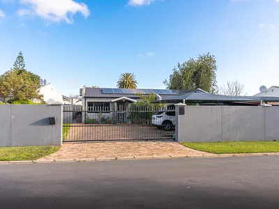 4 Bedroom House For Sale in Goodwood - img
