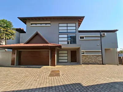 5 Bedroom Townhouse For Sale in Umhlanga - lY4r.webp