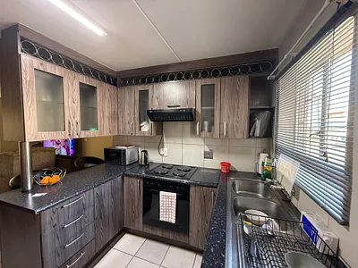 2 Bedroom Apartment To Rent in Boksburg - img