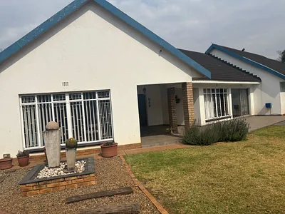 4 Bedroom House For Sale in Vanderbijlpark - img