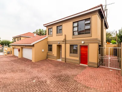 3 Bedroom Apartment For Sale in Edenvale - x1mm.webp