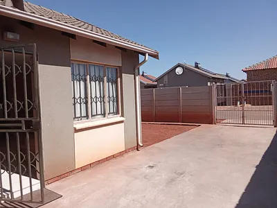 2 Bedroom House For Sale in Alberton - N3ln.webp
