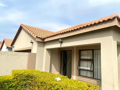 4 Bedroom House For Sale in Rustenburg - BdCX.webp