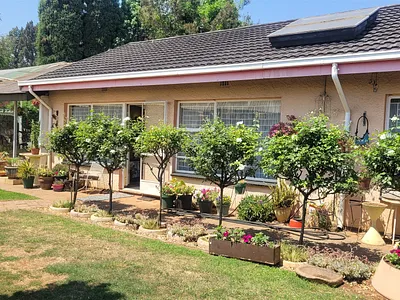 4 Bedroom House For Sale in Brakpan - ROUp.webp