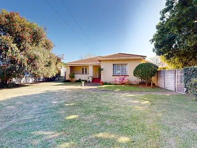 3 Bedroom House For Sale in Port Elizabeth - ZY3p.webp