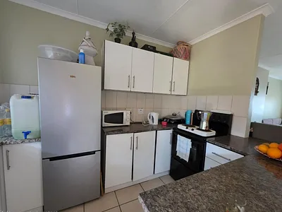 2 Bedroom Apartment For Sale in Empangeni - img