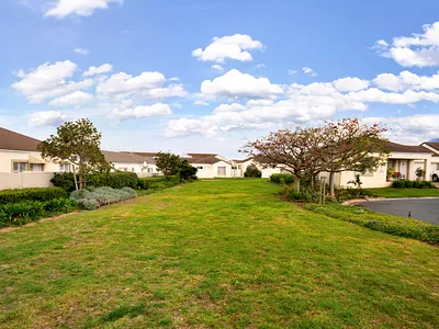 2 Bedroom Apartment For Sale in Fernwood Estate, Somerset West - nSxp.webp