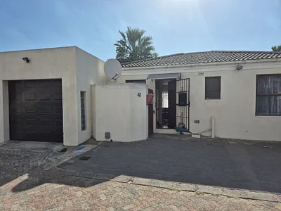 2 Bedroom House For Sale in Milnerton - pr5N.webp