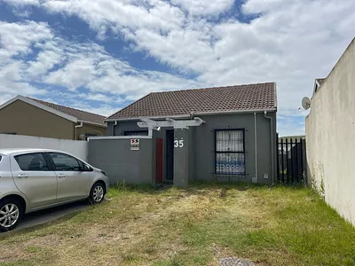 3 Bedroom House For Sale in Milnerton - yAUF.webp