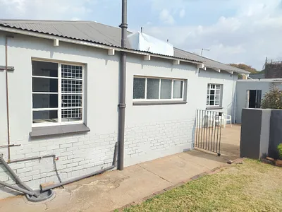 3 Bedroom House To Rent in Springs - e7x7.webp