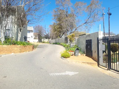 2 Bedroom Apartment For Sale in Johannesburg - 4Os2.webp