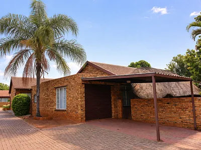 3 Bedroom Townhouse For Sale in Rustenburg - JvDD.webp