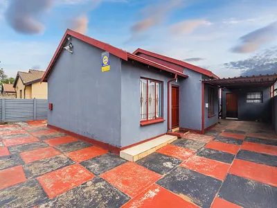 3 Bedroom House For Sale in Soweto - vv3S.webp