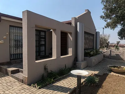 4 Bedroom House For Sale in Bethal - JTxg.webp