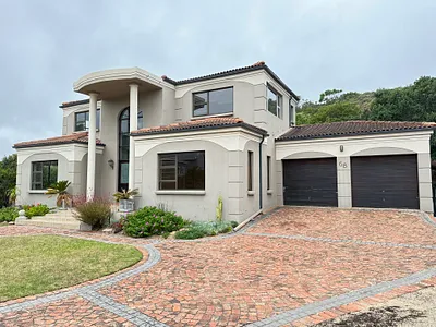 4 Bedroom House For Sale in Sedgefield - J84U.webp