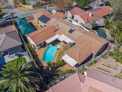 4 Bedroom House For Sale in Randburg - 0ylj.webp