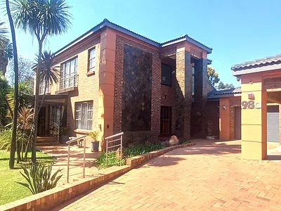 4 Bedroom House For Sale in Middelburg - 8EnF.webp